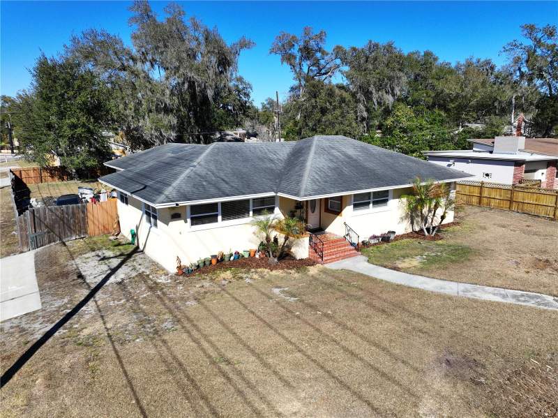 3 bedroom Single Family Residence at 717 W End Crescent, Edenholme Sub, Lakeland — photo 3