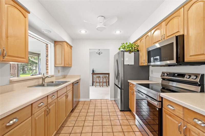 3 bedroom Single Family Residence at 109 Cardinal Lane, Eustis, Eustis — photo 3
