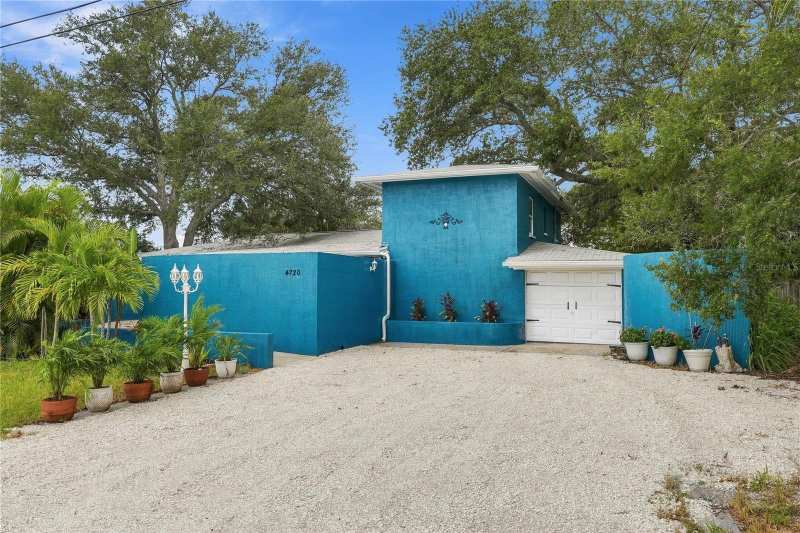 4 bedroom Single Family Residence at 4720 Welch Causeway, Edgewater Estates, St Petersburg — photo 1