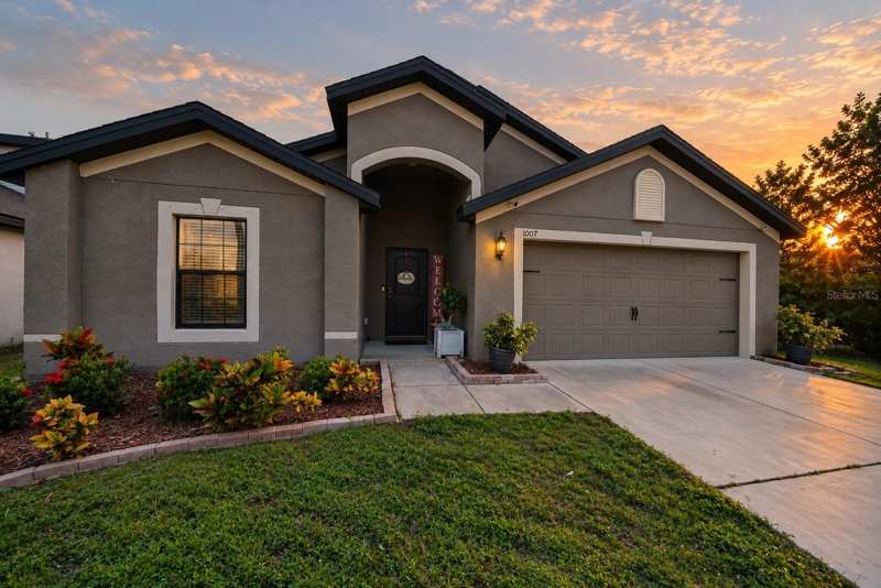 4 bedroom Single Family Residence at 1007 Culbreath Green Court, Wynnmere West Phase 1, Ruskin — photo 1