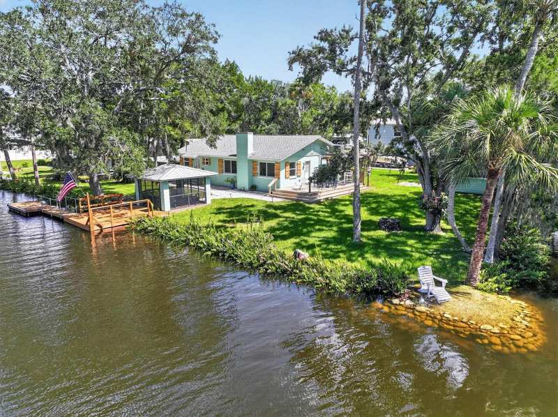 2 bedroom Single Family Residence at 6086 Island Drive, Palm Grove Colony, Weeki Wachee — photo 1