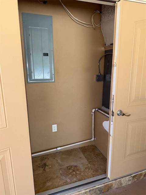 833 Lantana Avenue, Clearwater Beach FL - photo 14 of 38