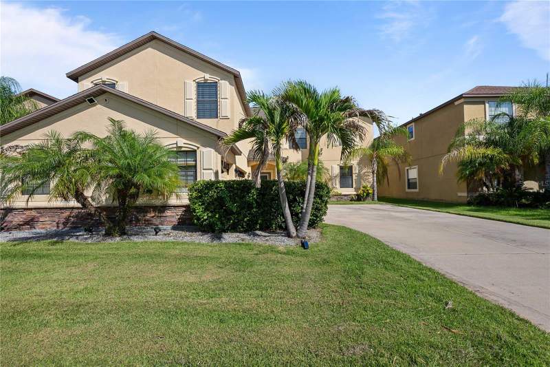 5 bedroom Single Family Residence at 5049 Ivory Stone Drive, Dg Farms Ph 2B, Wimauma — photo 3