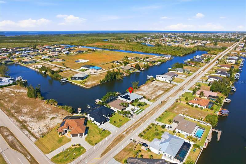 5 bedroom Single Family Residence at 1616 N Old Burnt Store Road, Cape Coral, Cape Coral — photo 3