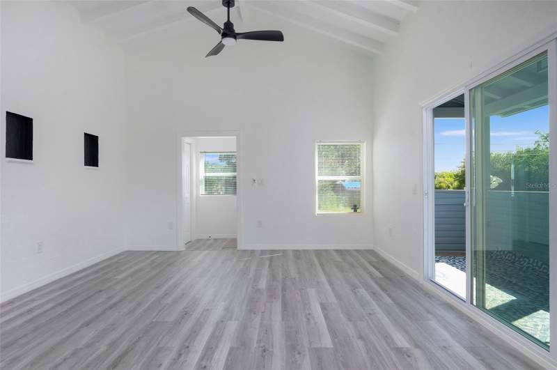 2 bedroom Single Family Residence at 2230 E Harbor Drive, Smiths Lottie E Rep, St Petersburg — photo 5