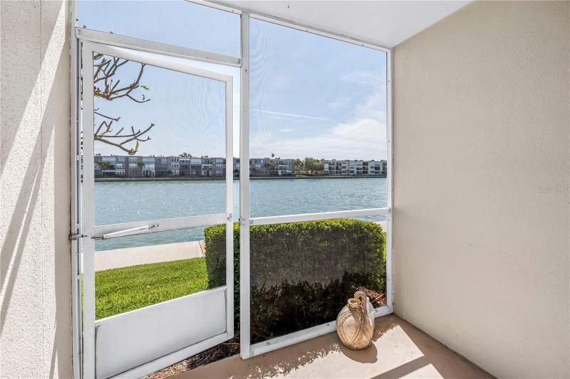 1 bedroom Condominium at 7625 Sun Island Drive #106, Bay Island Group 7, South Pasadena — photo 3