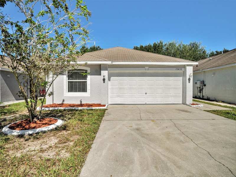 3 bedroom Single Family Residence at 11433 Ivy Flower Loop, Symmes Grove Sub, Riverview — photo 1
