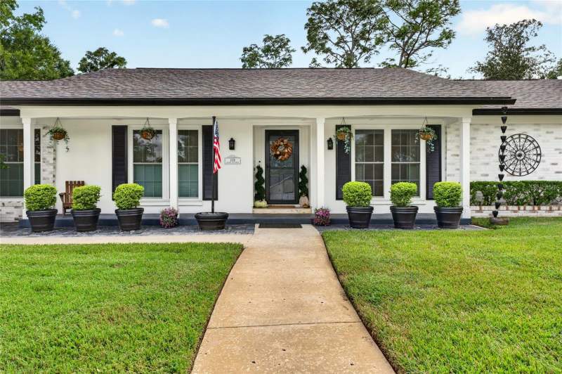 3 bedroom Single Family Residence at 109 Laurel Oak Drive, Sweetwater Oaks Sec 11, Longwood — photo 2