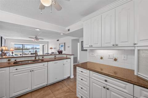 865 S Gulfview Boulevard #207, Clearwater Beach FL - photo 15 of 49
