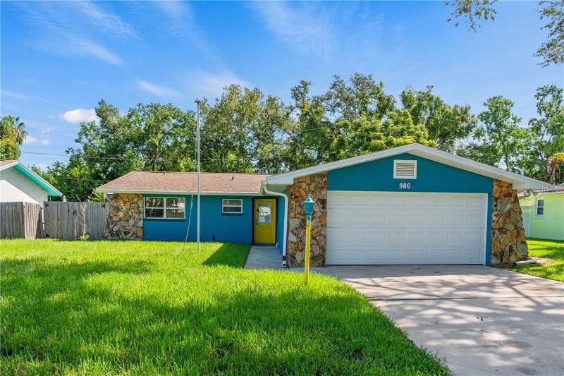 3 bedroom Single Family Residence at 986 Lexington Drive, Highland Estates, Dunedin — photo 1