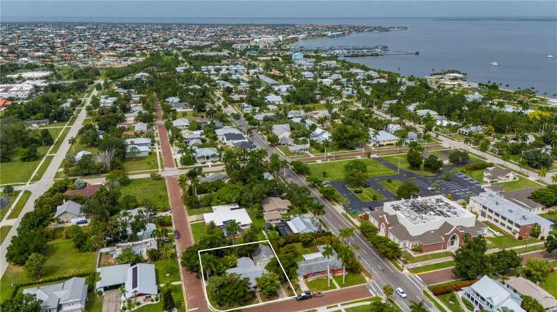 4 bedroom Single Family Residence at 311 Gill Street, Hatchs Sub, Punta Gorda — photo 1