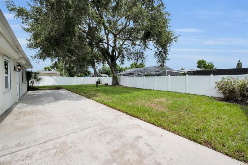 3 bedroom Single Family Residence at 13760 87th Place, Oakhurst Park, Seminole — photo 5