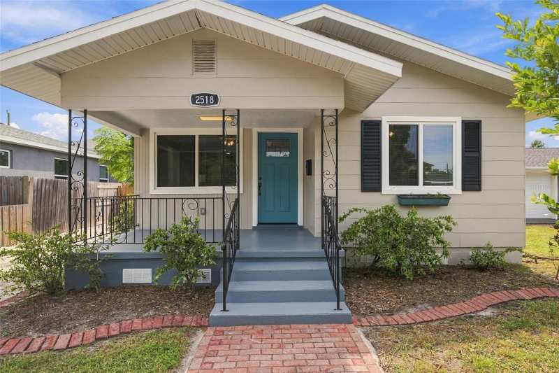 2 bedroom Single Family Residence at 2518 16th Avenue, Avalon, St Petersburg — photo 1