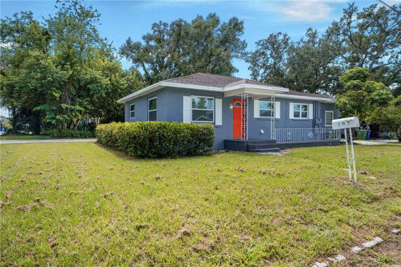 3 bedroom Single Family Residence at 703 E Hamilton Avenue, Pinecrest, Tampa — photo 2