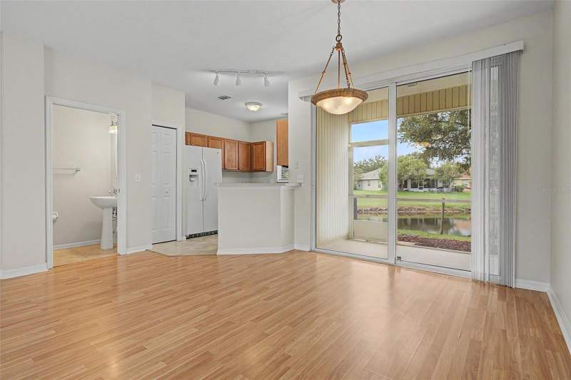 2 bedroom Townhouse at 12216 Country White Circle, Country Chase, Tampa — photo 4