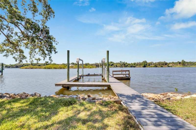 3 bedroom Single Family Residence at 9307 River Cove Drive, Riverview, Riverview — photo 2