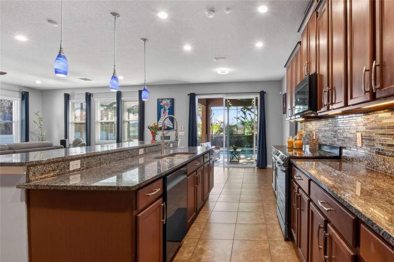 5 bedroom Single Family Residence at 232 Magneta Loop, Estates/Aubrundale Ph 2, Auburndale — photo 4