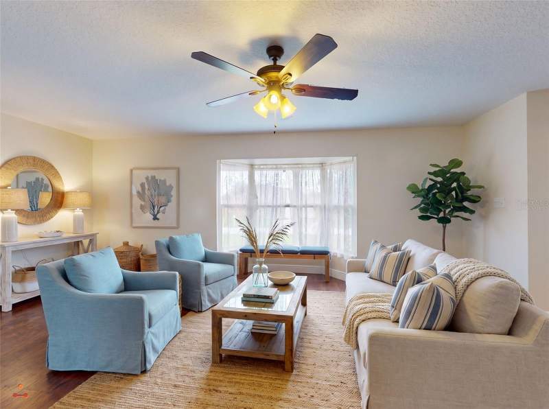 4 bedroom Single Family Residence at 2125 E Parkton Drive, Deltona Lakes Unit 70, Deltona — photo 2