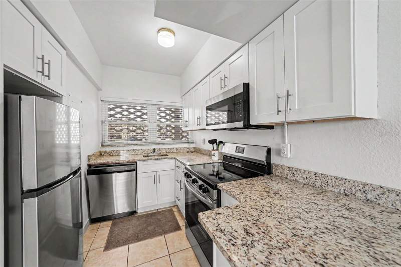 1 bedroom Condominium at 7050 Sunset Way #11, Sunset Plaza Apts Condo, St Pete Beach — photo 3
