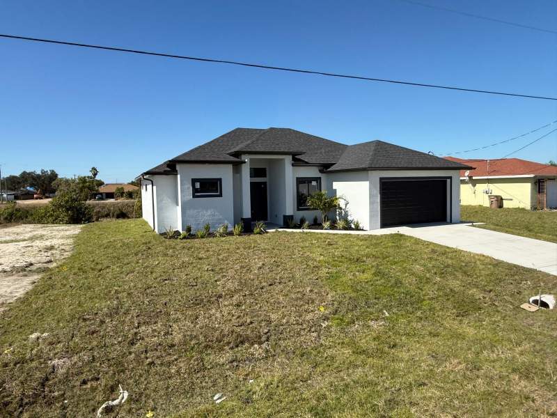 4 bedroom Single Family Residence at 1320 NE 14th Avenue, Cape Coral, Cape Coral — photo 3