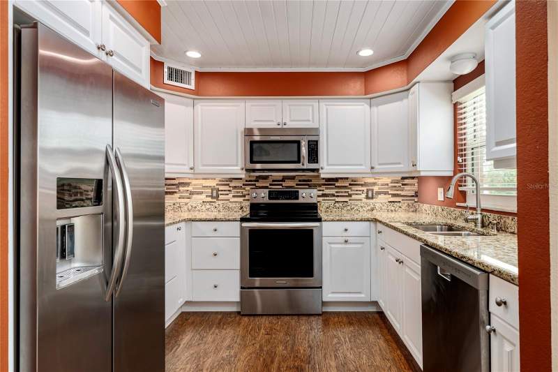 2 bedroom Condominium at 7001 Place De La Paix #2A, Les Chateaux Des Rois, South Pasadena — photo 4