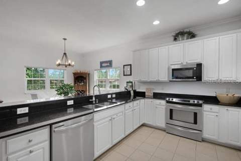 110 Ricardo Way #8, St Petersburg FL - photo 9 of 43