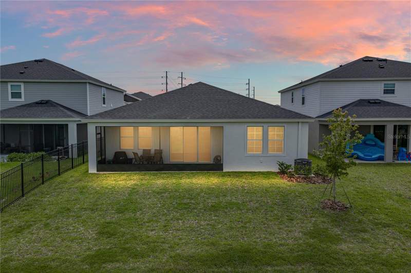 4 bedroom Single Family Residence at 12253 Cattleside Drive, Hawkstone, Riverview — photo 2
