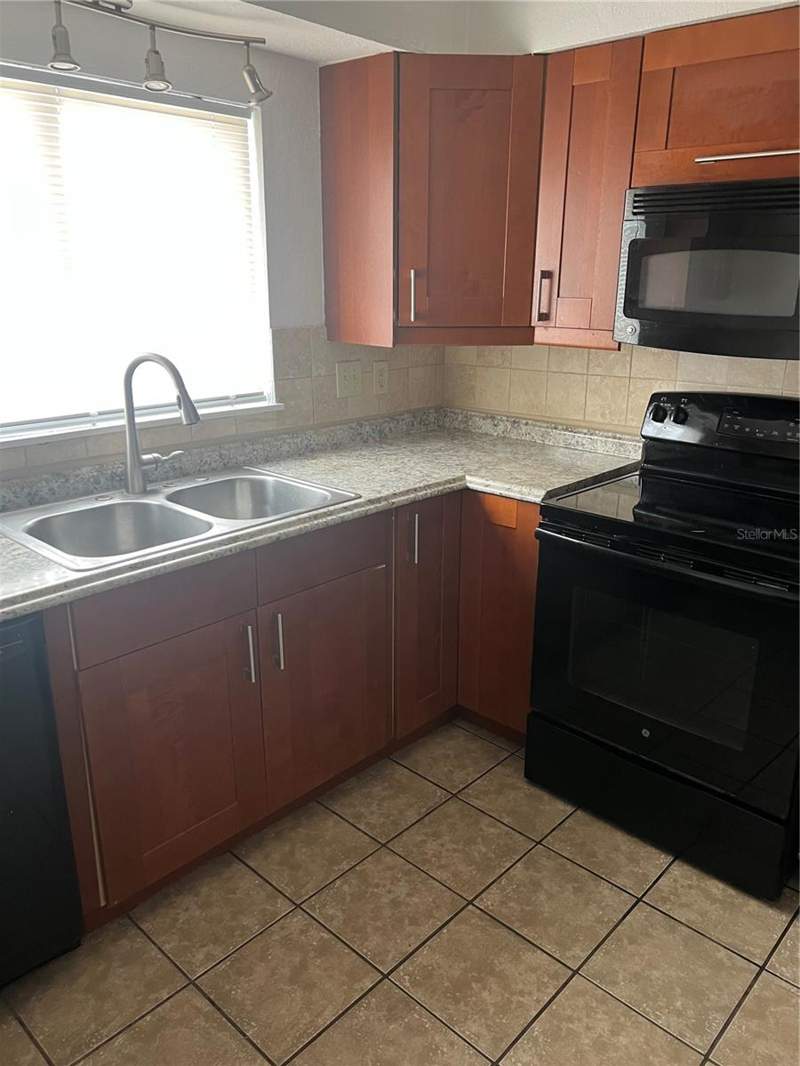 2 bedroom Condominium at 4265 S Semoran Boulevard #4, Avalon, Orlando — photo 5