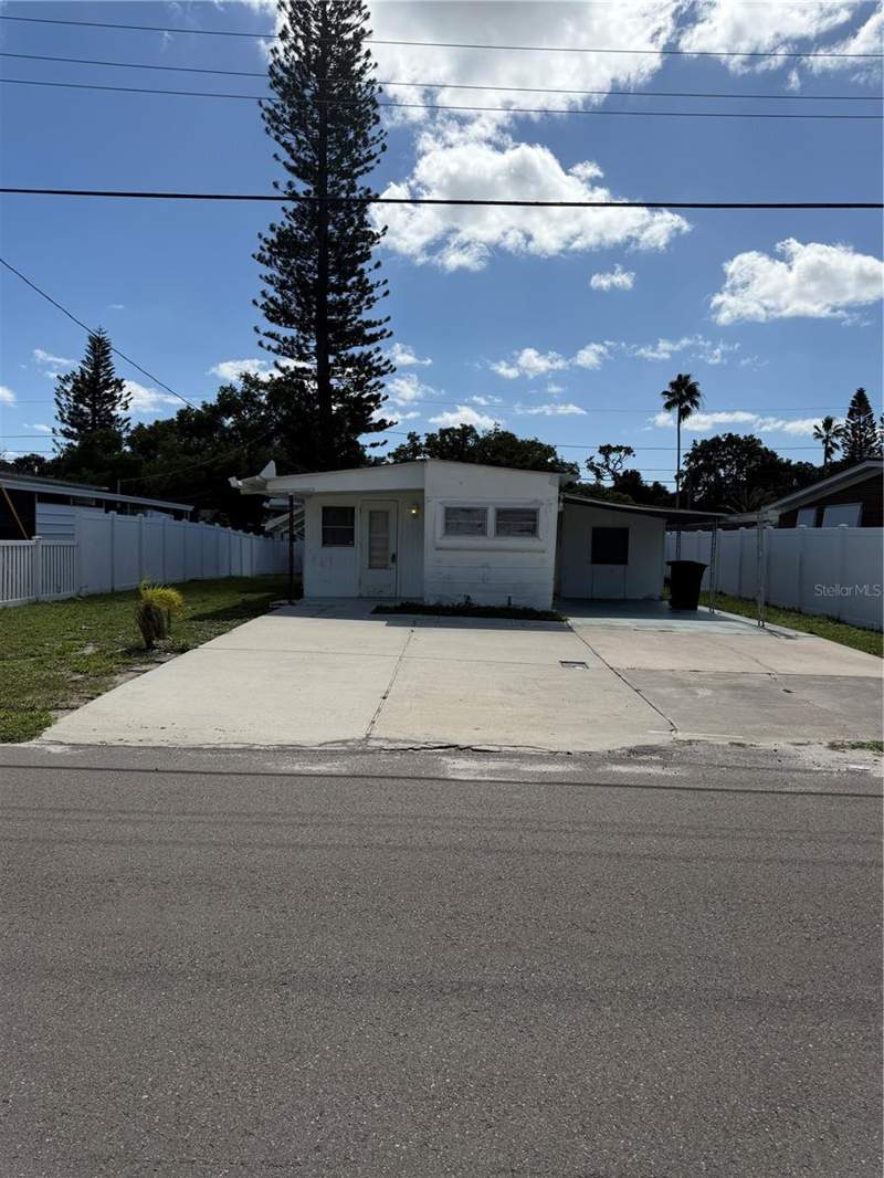 2 bedroom Mobile Home at 4120 Buena Vista Lane, Buena Vista Second Addition, Holiday — photo 2
