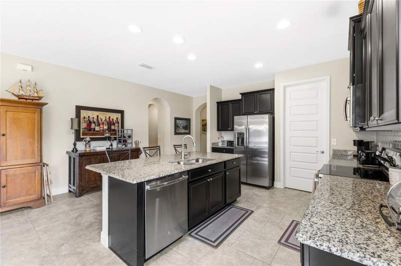 4 bedroom Single Family Residence at 8711 EDEN COVE DRIVE, WATERLEIGH PH 1A, WINTER GARDEN — photo 4