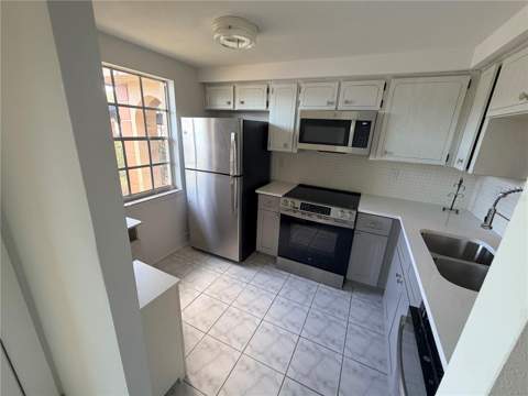 4446 Rustic Drive #E, New Port Richey FL - photo 6 of 12
