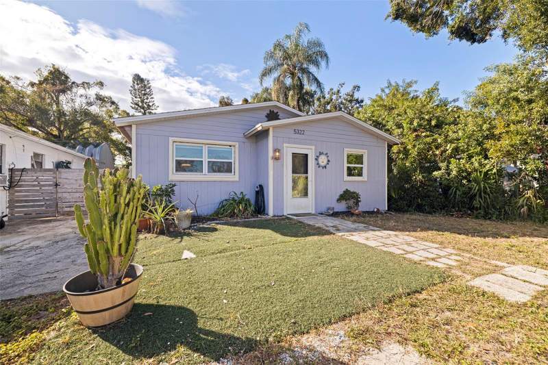Hagelbargers D DHomes for Sale in Gulfport, FL
