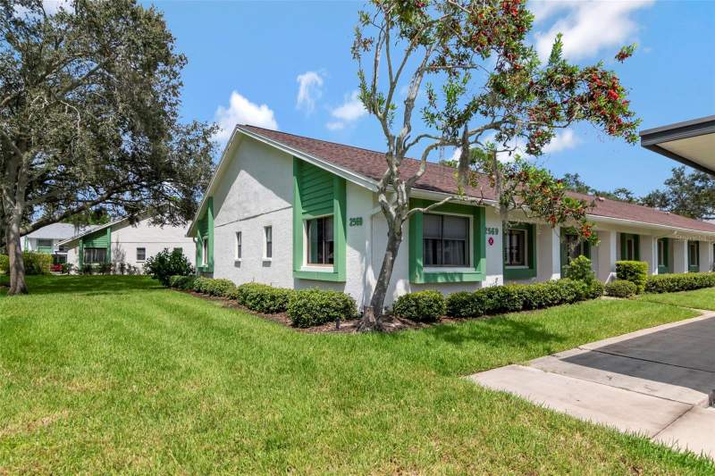 2 bedroom Condominium at 2569 Laurelwood Drive #11B, Village On The Green, Clearwater — photo 3
