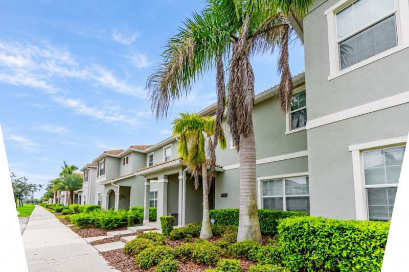 4 bedroom Townhouse at 4985 Windermere Avenue, Storey Lake Ph 3, Kissimmee — photo 2