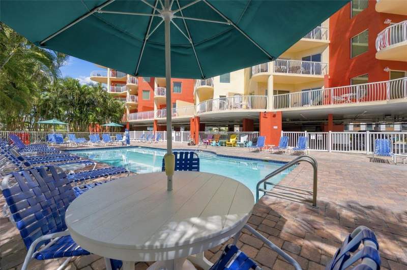 2 bedroom Condo - Hotel at 11605 Gulf Boulevard #408, Crystal Palms Bch Resort At Treasure Island Condo, Treasure Island — photo 5