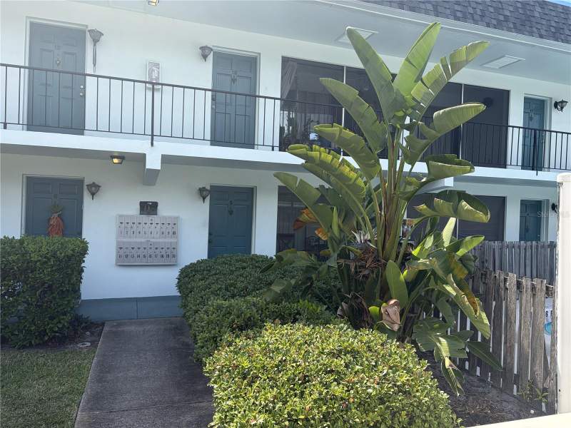 1 bedroom Condominium at 1485 Lakeview Road #5, Carriage View At Clearwater Condo, Clearwater — photo 2
