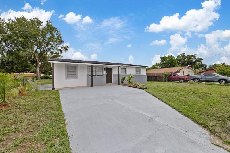 4 bedroom Single Family Residence at 8303 Bahia Avenue, Progress Village Unit 1, Tampa — photo 3