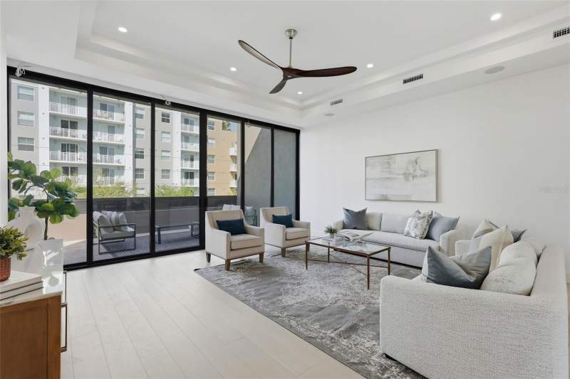 3 bedroom Single Family Residence at 321 2nd Street, Rev Map Of St Petersburg, St Petersburg — photo 3