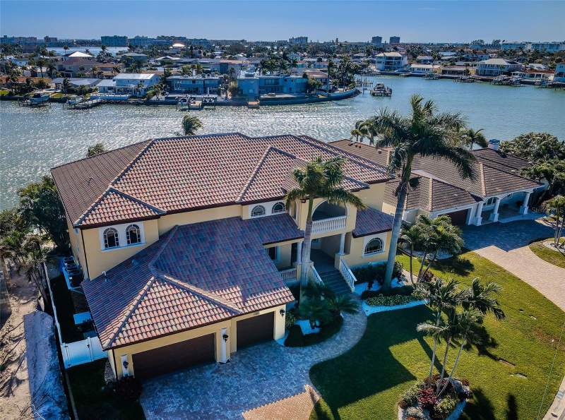 South Cswy Isle Yacht Club