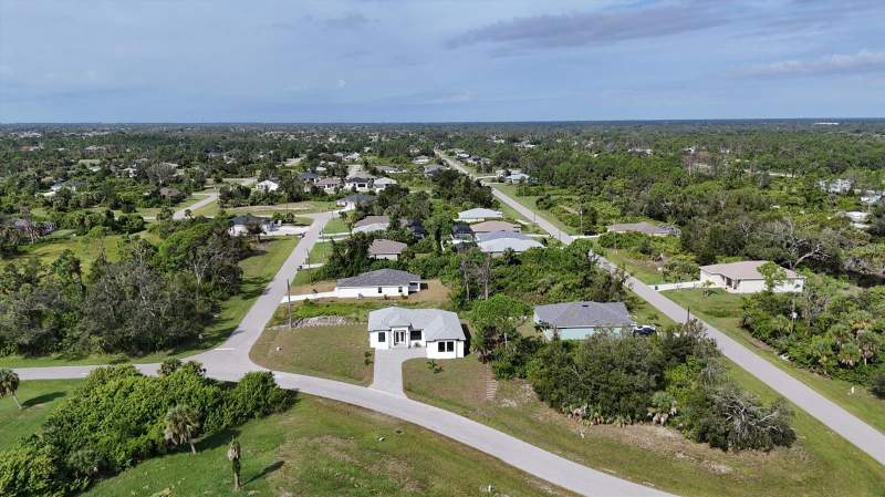3 bedroom Single Family Residence at 200 Redwood Road, Rotonda Lakes, Rotonda West — photo 2