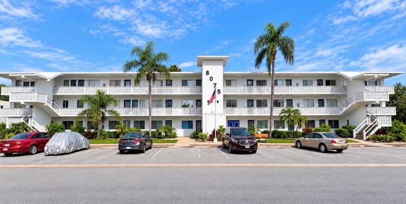 1 bedroom Condominium at 8075 112th Street #302, Seminole Garden Apts Co-Op, Seminole — photo 1