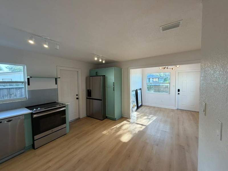 3 bedroom Single Family Residence at 1020 19th Street, Dalys Sub Rev, St Petersburg — photo 3
