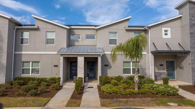 4 bedroom Townhouse at 4337 Quote Street, Cove At Storey Lake III, Kissimmee — photo 2