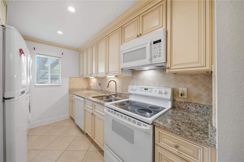 2 bedroom Condominium at 182 115TH AVENUE #182, WINDWARD POINTE ST PETERSBURG, ST PETERSBURG — photo 5