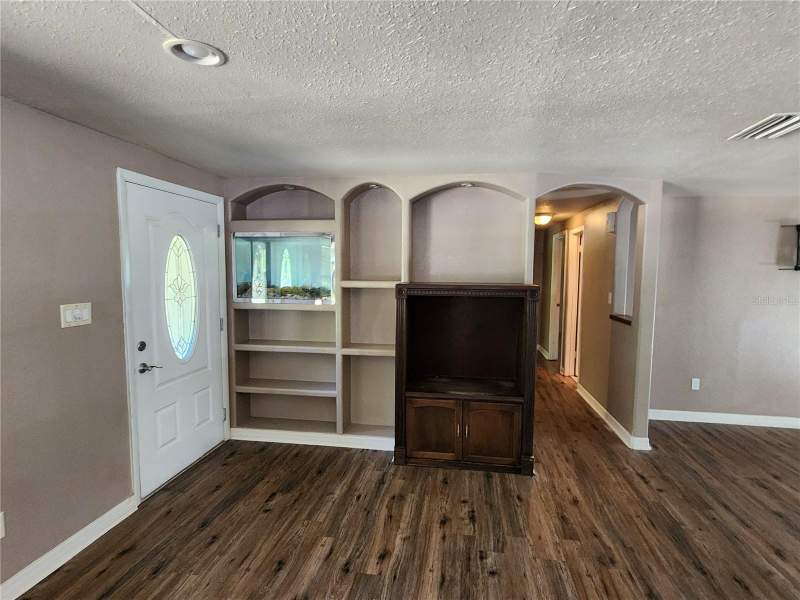 3 bedroom Single Family Residence at 6929 Bishop Frier Lane, Riverview, Riverview — photo 3