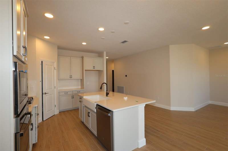 4 bedroom Single Family Residence at 5296 High Line Drive, Center Lake On The Park, St Cloud — photo 3