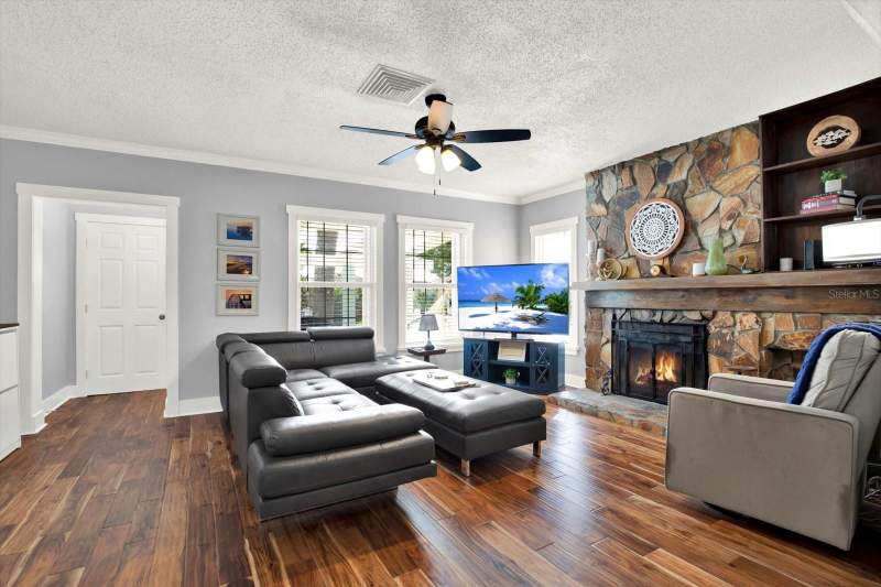 3 bedroom Single Family Residence at 15656 1st Street, Lone Palm Beach 1st Add, Redington Beach — photo 3