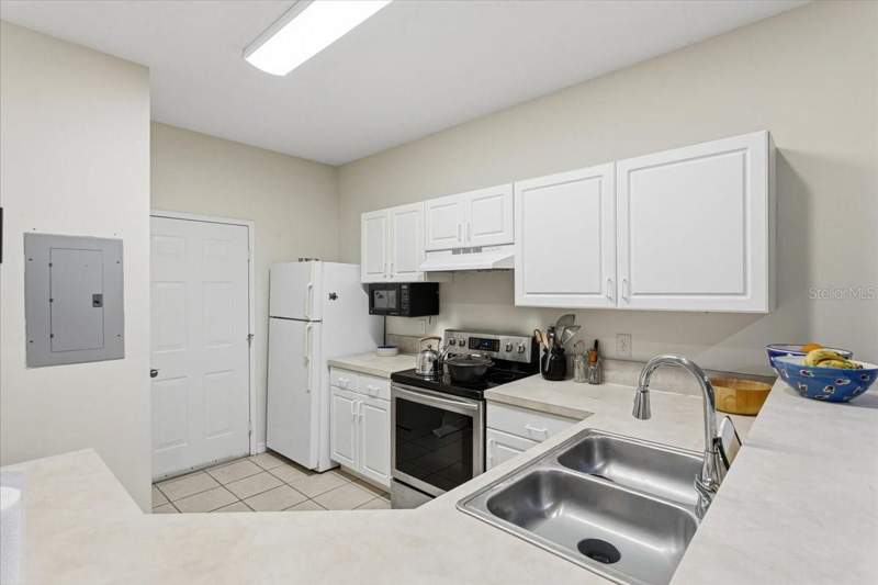 2 bedroom Condominium at 13200 W Newberry Road #86, Greens Condos At West End, Newberry — photo 3