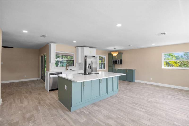 3 bedroom Single Family Residence at 5901 DENVER STREET, SHORE ACRES DENVER ST REP BAYOU GRANDE SEC, ST PETERSBURG — photo 4