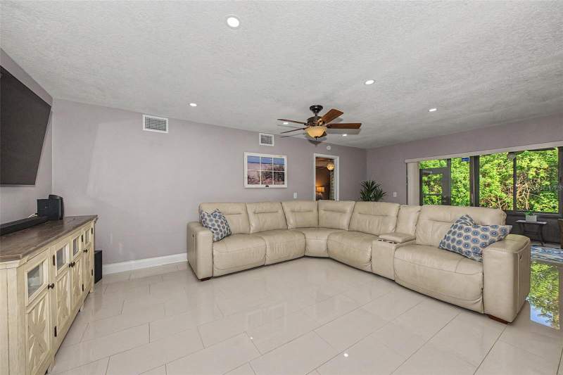 3 bedroom Condominium at 1801 E Lake Road #1D, El Pasado A Condo, Palm Harbor — photo 3